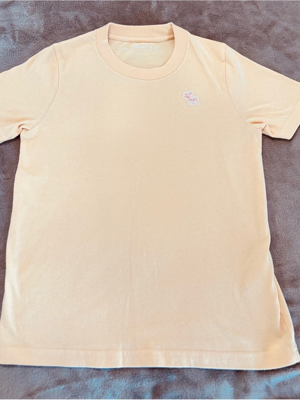 2/$20 Abercrombie & Fitch Peach Short Sleeve Crew Tee Kids size 9/10 Like new